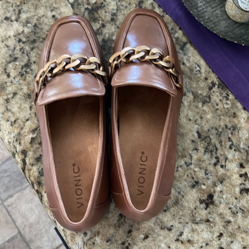 Vionic like new loafers